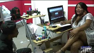 成熟的瘦子貪得無厭他媽的黑色