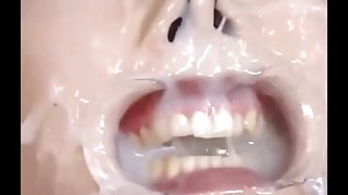 Danika Mori喜歡用非常大的假陽具手淫