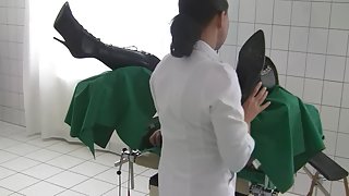 他媽的跟我姐姐在酒店