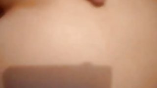 兄弟偷窺抓住他的妹妹他媽的在花園裡