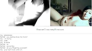 豐滿的在她的乳房之間放一個厚厚的陰莖